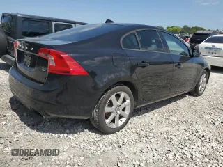 2016 Volvo S60 T5 Drive-E z VIN YV126MFJ7G2407868, wystawiony jako Copart lot #57819665 z przebiegiem 138 022 mil mil oraz Czysty tytuł • Clean title. Historia ofert i sprzedaży dostępna na DreamBid. Obrazek 3.