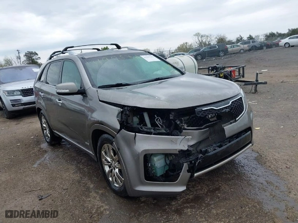 2013 Kia Sorento SX with VIN 5XYKWDA28DG353133, listed as a IAAI auction lot 41995341 with 184,297 mi miles. Bid and sale history available at carsss.com. Image 6.