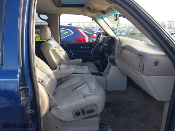 2002 Chevrolet Tahoe LT with VIN 1GNEK13Z42J140816, listed as a IAAI auction lot 41973686 with 241,722 mi miles. Bid and sale history available at carsss.com. Image 5.