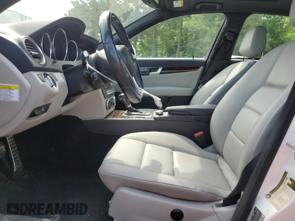 2013 Mercedes-Benz C 250 Sport z VIN WDDGF4HB3DR270325, wystawiony jako Copart lot #57044585 z przebiegiem 107 453 mil mil oraz Szkoda całkowita • Salvage title. Historia ofert i sprzedaży dostępna na DreamBid. Obrazek 7.