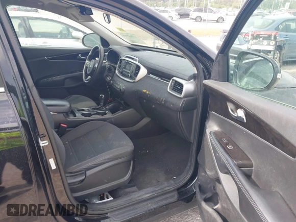 2016 Kia Sorento LX with VIN 5XYPG4A36GG086896, listed as a IAAI auction lot 41862568 with 75,277 mi miles. Bid and sale history available at carsss.com. Image 5.