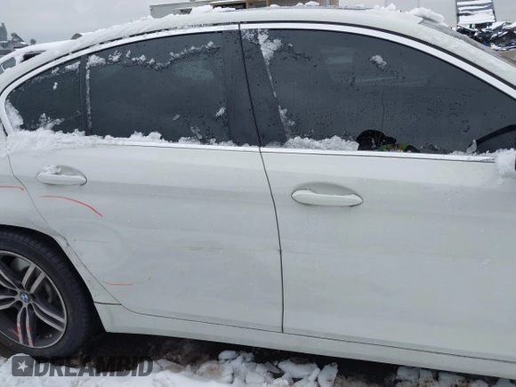 2021 BMW 5 Series 540i xDrive with VIN WBA73BJ06MWX35226, listed as a IAAI auction lot 41534763 with 30,816 mi miles and . Bid and sale history available at DreamBid. Image 17.