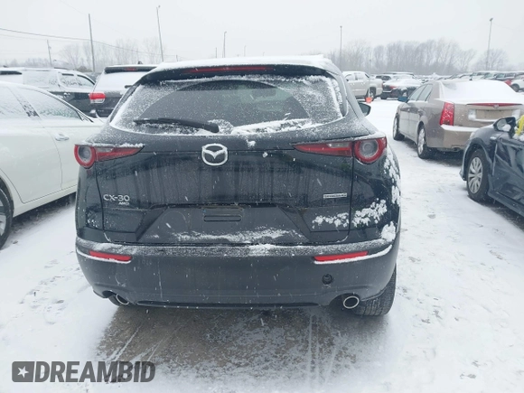 2023 Mazda CX-30 S Preferred z VIN 3MVDMBCM5PM538960, wystawiony jako IAAI lot #41273300 z przebiegiem 22 846 mil mil oraz . Historia ofert i sprzedaży dostępna na DreamBid. Obrazek 16.