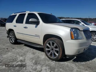 2014 GMC Yukon Denali with VIN 1GKS2EEF0ER130588, listed as a Copart auction lot 45232075 with 193,677 mi miles and Salvage Title. Bid and sale history available at carsss.com. Image 4.