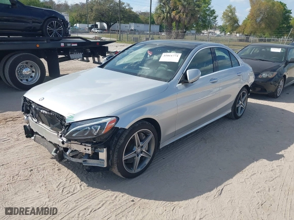 2015 Mercedes-Benz C-Class C 300 Luxury with VIN 55SWF4KB2FU005126, listed as a IAAI auction lot 41811774 with 68,158 mi miles. Bid and sale history available at carsss.com. Image 18.