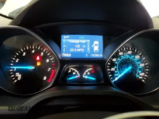 2013 Ford Escape SE z VIN 1FMCU9GX0DUD94201, wystawiony jako Copart lot #66153005 z przebiegiem 132 385 mil mil oraz Czysty tytuł • Clean title. Historia ofert i sprzedaży dostępna na DreamBid. Obrazek 9.