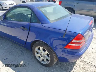 1998 Mercedes-Benz SLK-Class with VIN WDBKK47F7WF075867, listed as a IAAI auction lot 42113106 with 36,870 mi miles. Bid and sale history available at carsss.com. Image 3.