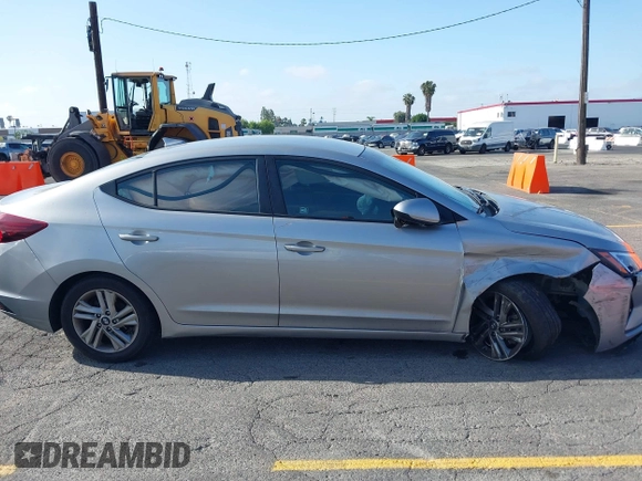 2020 Hyundai Elantra SEL z VIN 5NPD84LF0LH562957, wystawiony jako IAAI lot #42280413 z przebiegiem 88 505 mil mil oraz . Historia ofert i sprzedaży dostępna na DreamBid. Obrazek 13.
