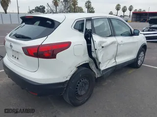 2019 Nissan Rogue Sport SV with VIN JN1BJ1CP7KW239410, listed as a IAAI auction lot 41840678 with 68,307 mi miles. Bid and sale history available at carsss.com. Image 4.