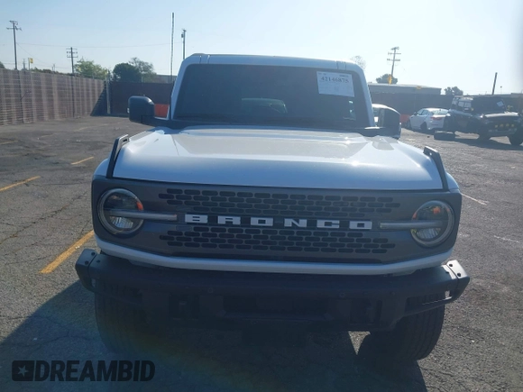 2024 Ford Bronco Badlands z VIN 1FMEE9BP5RLA09693, wystawiony jako IAAI lot #42146875 z przebiegiem 5 806 mil mil oraz . Historia ofert i sprzedaży dostępna na DreamBid. Obrazek 12.