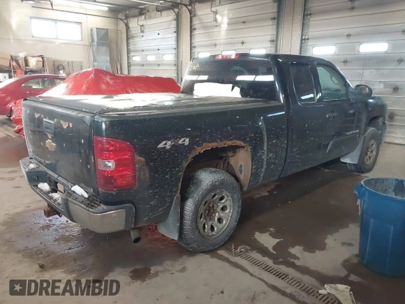 2010 Chevrolet Silverado 1500 LS with VIN 1GCSKREAXAZ161901, listed as a IAAI auction lot 41502944 with 289,439 mi miles and . Bid and sale history available at DreamBid. Image 4.
