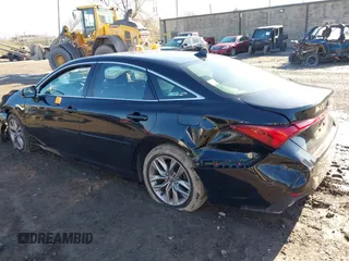 2019 Toyota Avalon XLE with VIN 4T1BZ1FB6KU013940, listed as a IAAI auction lot 42045140 with 67,368 mi miles. Bid and sale history available at carsss.com. Image 3.