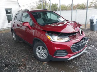 2019 Chevrolet Trax LT with VIN 3GNCJPSB2KL175848, listed as a IAAI auction lot 40926734 with 68,400 mi miles. Bid and sale history available at carsss.com. Image 1.