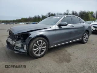 2017 Mercedes-Benz C 300 z VIN 55SWF4KB6HU195211, wystawiony jako Copart lot #58713615 z przebiegiem 87 742 mil mil oraz Szkoda całkowita • Salvage title. Historia ofert i sprzedaży dostępna na DreamBid. Obrazek 1.
