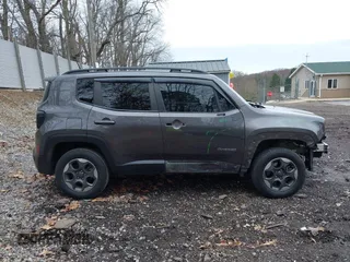 2018 Jeep Renegade Sport с VIN ZACCJBABXJPH11870, выставлен на аукционе IAAI как лот 41962848 с пробегом 76 994 миль миль и . История ставок и продаж доступна на DreamBid. Изображение 12.