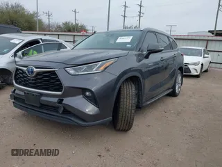 2021 Toyota Highlander Hybrid Limited with VIN 5TDYARAH0MS505144, listed as a IAAI auction lot 41804501 with 40,907 mi miles and . Bid and sale history available at DreamBid. Image 2.