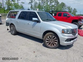 2015 Lincoln Navigator L with VIN 5LMJJ3HTXFEJ01603, listed as a IAAI auction lot 35619342 with 146,871 mi miles. Bid and sale history available at carsss.com. Image 1.