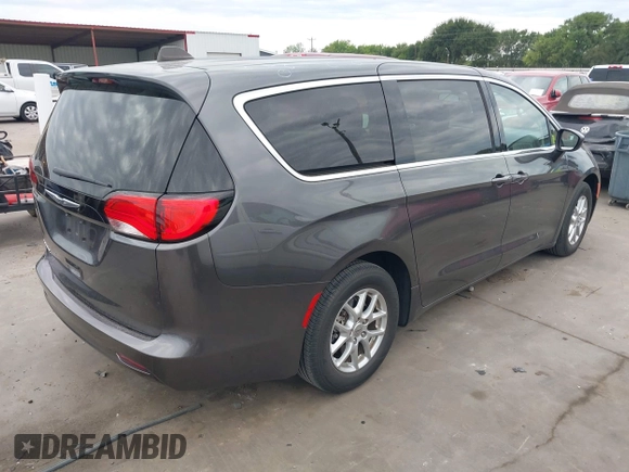 2022 Chrysler Voyager LX z VIN 2C4RC1CG0NR229871, wystawiony jako IAAI lot #42475301 z przebiegiem 32 411 mil mil oraz . Historia ofert i sprzedaży dostępna na DreamBid. Obrazek 4.