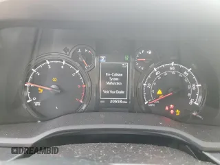 2024 Toyota 4Runner SR5 z VIN JTEMU5JR4R6284870, wystawiony jako Copart lot #56626445 z przebiegiem 20 658 mil mil oraz Szkoda całkowita • Salvage title. Historia ofert i sprzedaży dostępna na DreamBid. Obrazek 9.