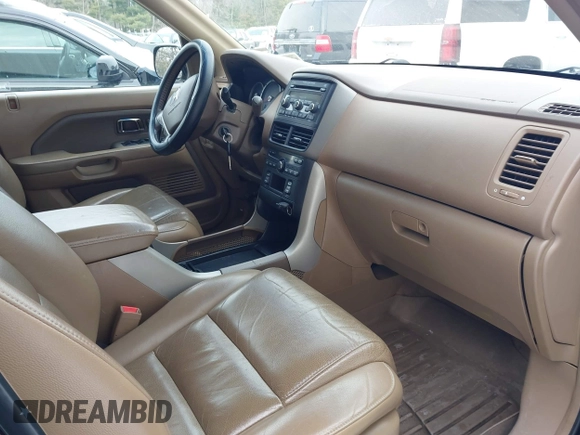 2008 Honda Pilot EX-L with VIN 5FNYF18588B050066, listed as a IAAI auction lot 41649007 with 172,018 mi miles. Bid and sale history available at carsss.com. Image 5.