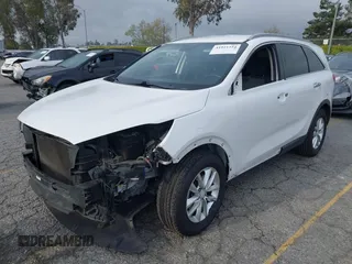 2016 Kia Sorento LX with VIN 5XYPG4A38GG173926, listed as a IAAI auction lot 41921254 with 1 mi miles. Bid and sale history available at carsss.com. Image 2.