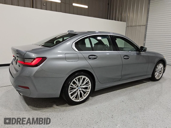 2024 BMW 3 Series 330i z VIN 3MW69FF03R8E05831, wystawiony jako Copart lot #59636535 z przebiegiem 37 718 mil mil oraz Czysty tytuł • Clean title. Historia ofert i sprzedaży dostępna na DreamBid. Obrazek 3.