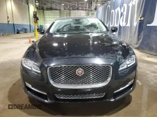 2017 Jaguar XJ with VIN SAJWJ2GDXH8W08618, listed as a Copart auction lot 44168345 with 76,782 mi miles and Clean Title. Bid and sale history available at carsss.com. Image 5.