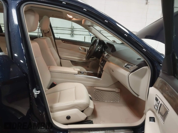 2016 Mercedes-Benz E-Class E 350 Luxury with VIN WDDHH8JBXGB210250, listed as a IAAI auction lot 41371013 with 66,791 mi miles. Bid and sale history available at carsss.com. Image 5.