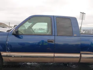 1996 Chevrolet C/K 1500 with VIN 2GCEK19R0T1247180, listed as a IAAI auction lot 40316582 with 263,241 mi miles. Bid and sale history available at carsss.com. Image 15.