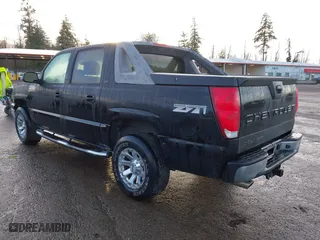 2006 Chevrolet Avalanche Z71 with VIN 3GNEK12ZX6G221862, listed as a IAAI auction lot 41794956 with 163,738 mi miles. Bid and sale history available at carsss.com. Image 3.