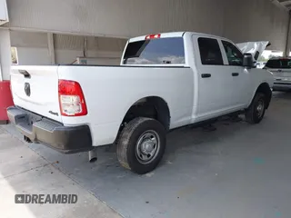 2024 Ram 2500 Tradesman с VIN 3C6UR5CJ4RG267621, выставлен на аукционе IAAI как лот 42442525 с пробегом 9 929 миль миль и . История ставок и продаж доступна на DreamBid. Изображение 4.