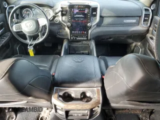 2020 Ram 3500 Laramie z VIN 3C63R3MLXLG293695, wystawiony jako Copart lot #45008095 z przebiegiem 102 028 mil mil oraz Szkoda całkowita • Salvage title. Historia ofert i sprzedaży dostępna na DreamBid. Obrazek 8.