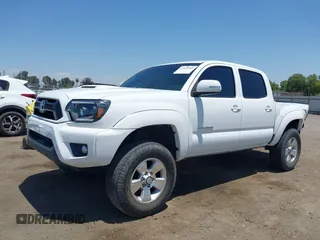 2014 Toyota Tacoma PreRunner z VIN 3TMJU4GN1EM159700, wystawiony jako IAAI lot #42460264 z przebiegiem 93 891 mil mil oraz . Historia ofert i sprzedaży dostępna na DreamBid. Obrazek 15.