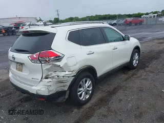 2015 Nissan Rogue SL z VIN 5N1AT2MV2FC842144, wystawiony jako IAAI lot #42347068 z przebiegiem 83 884 mil mil oraz . Historia ofert i sprzedaży dostępna na DreamBid. Obrazek 4.