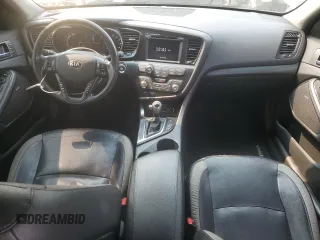 2013 Kia Optima EX z VIN KNAGM4AD3D5057004, wystawiony jako Copart lot #56042015 z przebiegiem 129 626 mil mil oraz Szkoda całkowita • Salvage title. Historia ofert i sprzedaży dostępna na DreamBid. Obrazek 8.