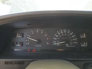 1993 Toyota Pickup DX z VIN JT4RN01P3P7060439, wystawiony jako Copart lot #57356125 z przebiegiem 259 773 mil mil oraz Szkoda całkowita • Salvage title. Historia ofert i sprzedaży dostępna na DreamBid. Obrazek 9.