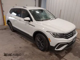 2024 Volkswagen Tiguan SE with VIN 3VV2B7AX0RM035320, listed as a IAAI auction lot 41922187 with 28,153 mi miles and . Bid and sale history available at DreamBid. Image 1.