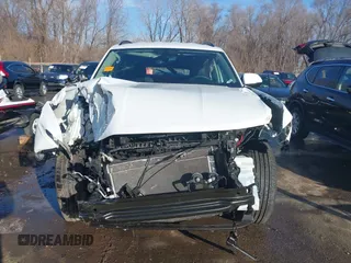 2023 Volkswagen Atlas SE с VIN 1V2HR2CA1PC556110, выставлен на аукционе IAAI как лот 41131285 с пробегом 13 543 миль миль и . История ставок и продаж доступна на DreamBid. Изображение 12.