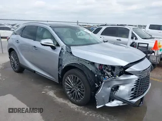 2025 Lexus RX 450h+ Luxury z VIN JTJCJMGA3S2026032, wystawiony jako IAAI lot #42037939 z przebiegiem 1 222 mil mil oraz . Historia ofert i sprzedaży dostępna na DreamBid. Obrazek 1.