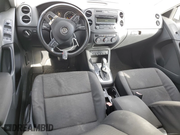 2013 Volkswagen Tiguan SE with VIN WVGAV3AX9DW575926, listed as a Copart auction lot 85048984 with 117,986 mi miles and Clean title. Bid and sale history available at DreamBid. Image 8.