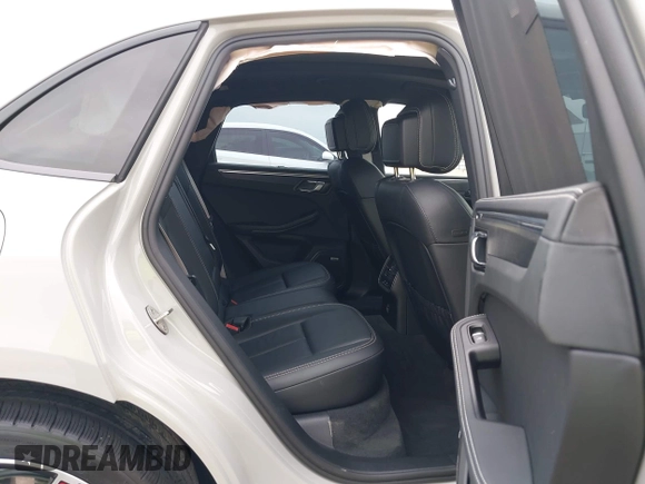 2022 Porsche Macan Turbo z VIN WP1AF2A53NLB31162, wystawiony jako IAAI lot #41902026 z przebiegiem 24 714 mil mil oraz . Historia ofert i sprzedaży dostępna na DreamBid. Obrazek 8.