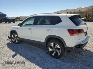 2024 Volkswagen Taos SE z VIN 3VVVX7B22RM047874, wystawiony jako Copart lot #50421665 z przebiegiem 4 744 mil mil oraz Szkoda całkowita • Salvage title. Historia ofert i sprzedaży dostępna na DreamBid. Obrazek 2.