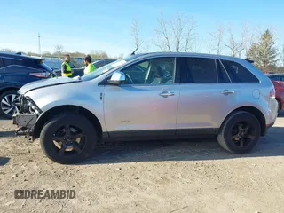 2009 Lincoln MKX with VIN 2LMDU68C49BJ06499, listed as a IAAI auction lot 42072966 with 190,936 mi miles. Bid and sale history available at carsss.com. Image 14.