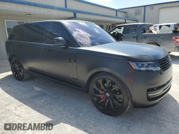 2023 Land Rover Range Rover SE z VIN SALKPBFU9PA013532, wystawiony jako Copart lot #53318255 z przebiegiem 20 504 mil mil oraz Szkoda całkowita • Salvage title. Historia ofert i sprzedaży dostępna na DreamBid. Obrazek 4.