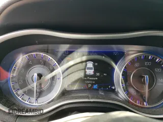 2016 Chrysler 300 Anniversary Edition z VIN 2C3CCAAG4GH194600, wystawiony jako Copart lot #55758305 z przebiegiem 135 810 mil mil oraz Szkoda całkowita • Salvage title. Historia ofert i sprzedaży dostępna na DreamBid. Obrazek 9.