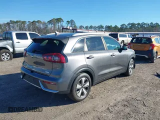 2017 Kia Niro FE with VIN KNDCB3LC7H5082788, listed as a IAAI auction lot 41429802 with 86,532 mi miles. Bid and sale history available at carsss.com. Image 4.