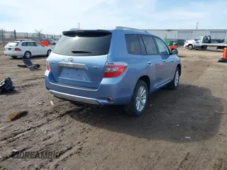 2008 Toyota Highlander Hybrid with VIN JTEEW41A982003915, listed as a IAAI auction lot 41757415 with 256,996 mi miles. Bid and sale history available at carsss.com. Image 4.