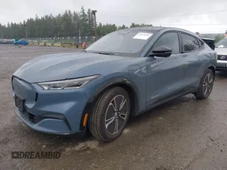 2023 Ford Mustang Mach-E Premium z VIN 3FMTK3S51PMA84141, wystawiony jako IAAI lot #42375252 z przebiegiem 14 370 mil mil oraz . Historia ofert i sprzedaży dostępna na DreamBid. Obrazek 2.
