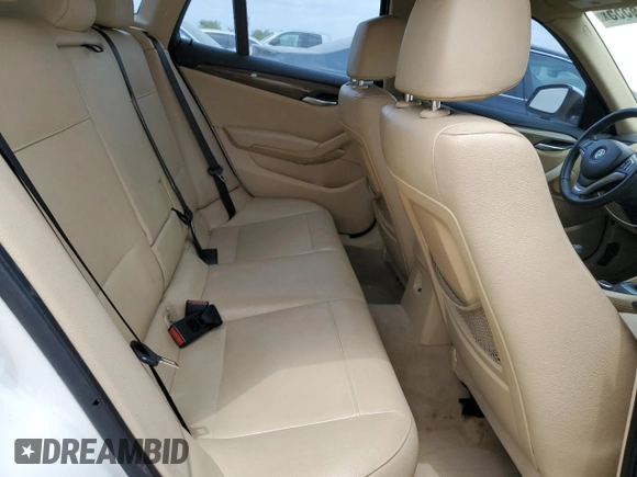 2014 BMW X1 xDrive28i z VIN WBAVL1C56EVY10542, wystawiony jako Copart lot #53116555 z przebiegiem 109 473 mil mil oraz Czysty tytuł • Clean title. Historia ofert i sprzedaży dostępna na DreamBid. Obrazek 10.