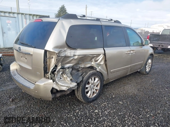 2007 Kia Sedona EX with VIN KNDMB233676121720, listed as a IAAI auction lot 41606082 with 200,736 mi miles. Bid and sale history available at carsss.com. Image 4.